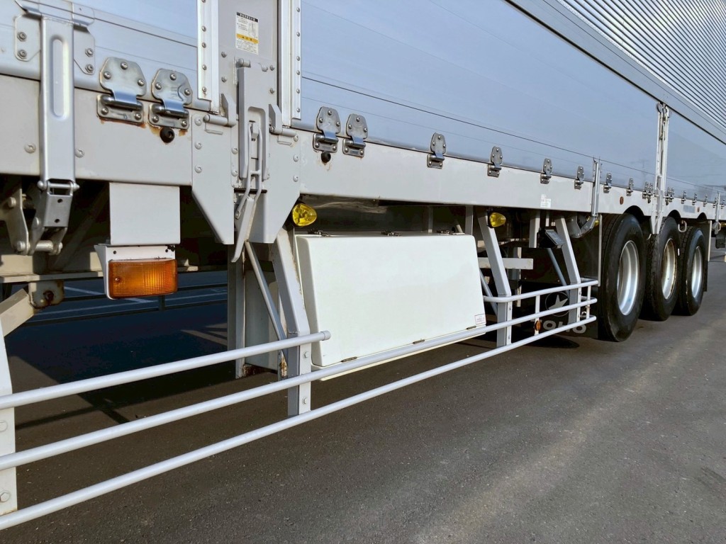 助手席側に工具箱が付いています。|東邦  TF36H2C3改の写真17