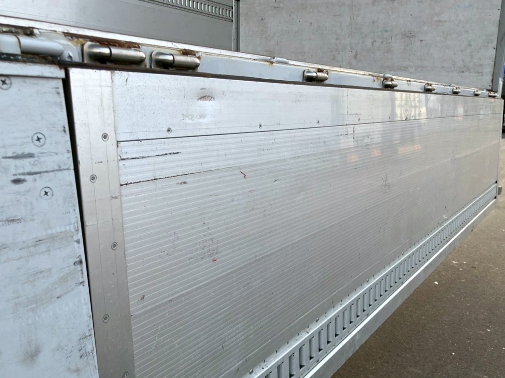 あおり内側にヘコミがあります。|東邦  TF36H2C3改の写真29