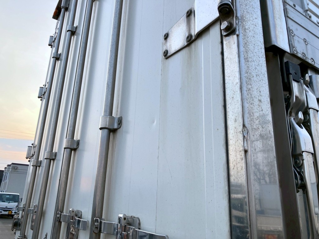 リヤ扉にヘコミがあります。|東邦  TF36H2C3改の写真36