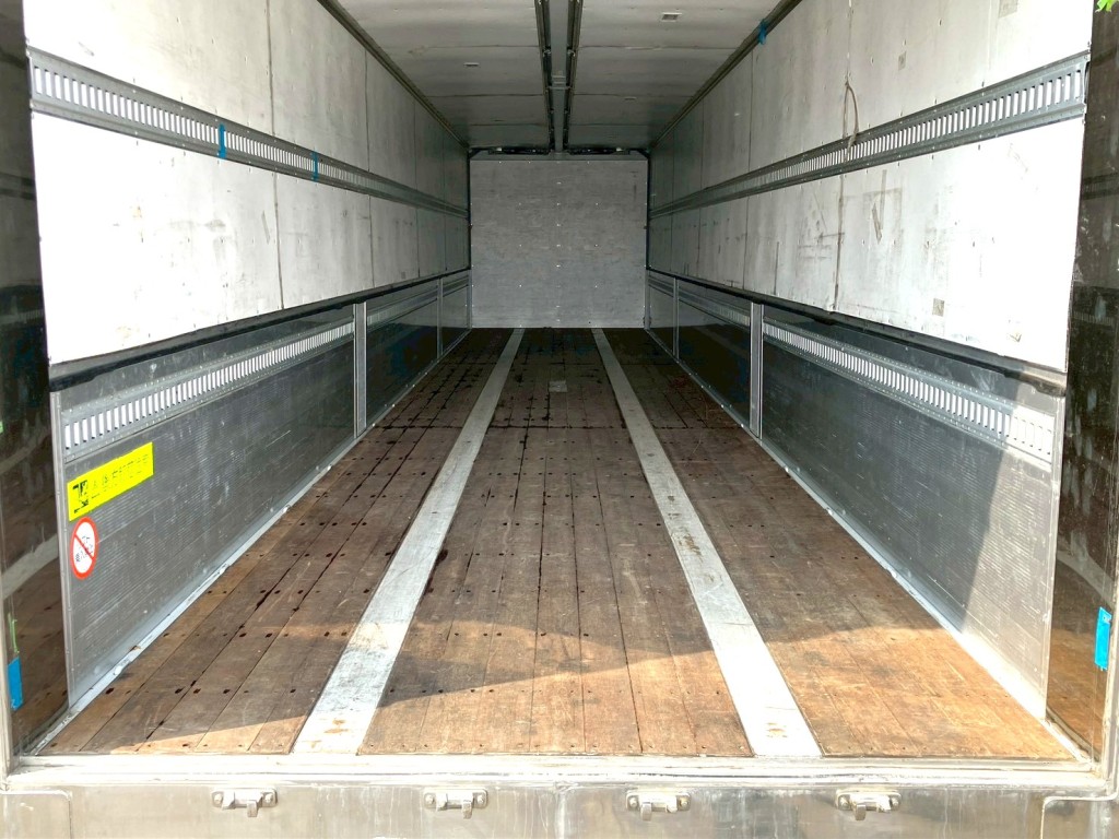 床は板張りです。|東邦  TF36H2C3改の写真12