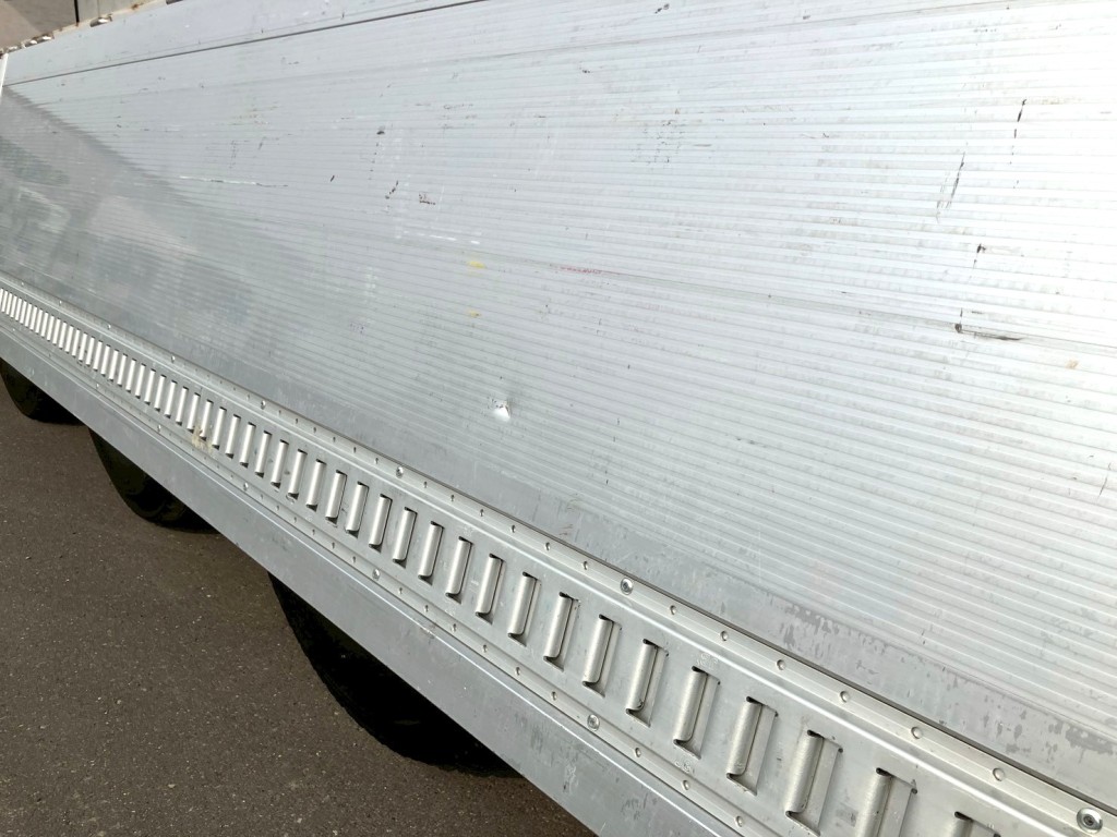 あおり内側にヘコミがあります。|東邦  TF36H2C3改の写真28