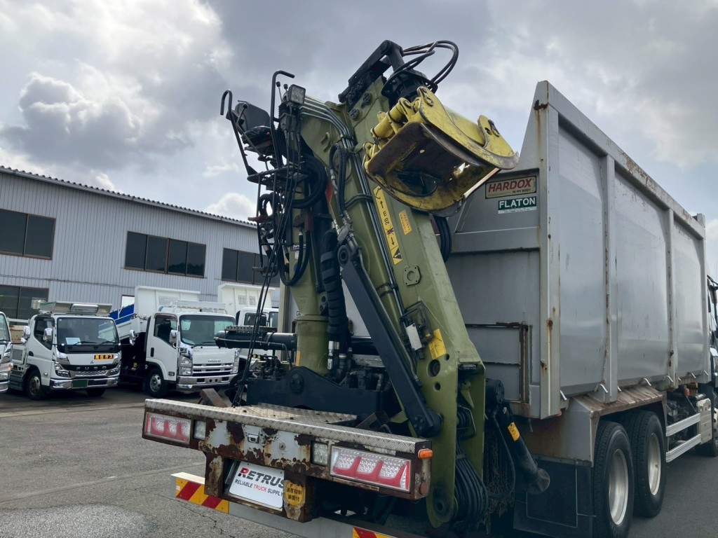 クレーンはZ格納式です。|いすゞ ギガ 2PG-CYZ77CMの写真19