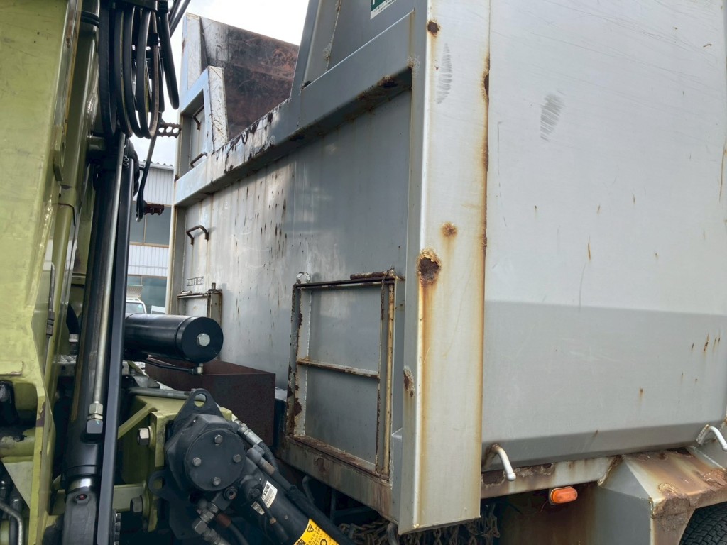 ボディー後方側面にキズ・サビ・腐食・ヘコミがあります。|いすゞ ギガ 2PG-CYZ77CMの写真37