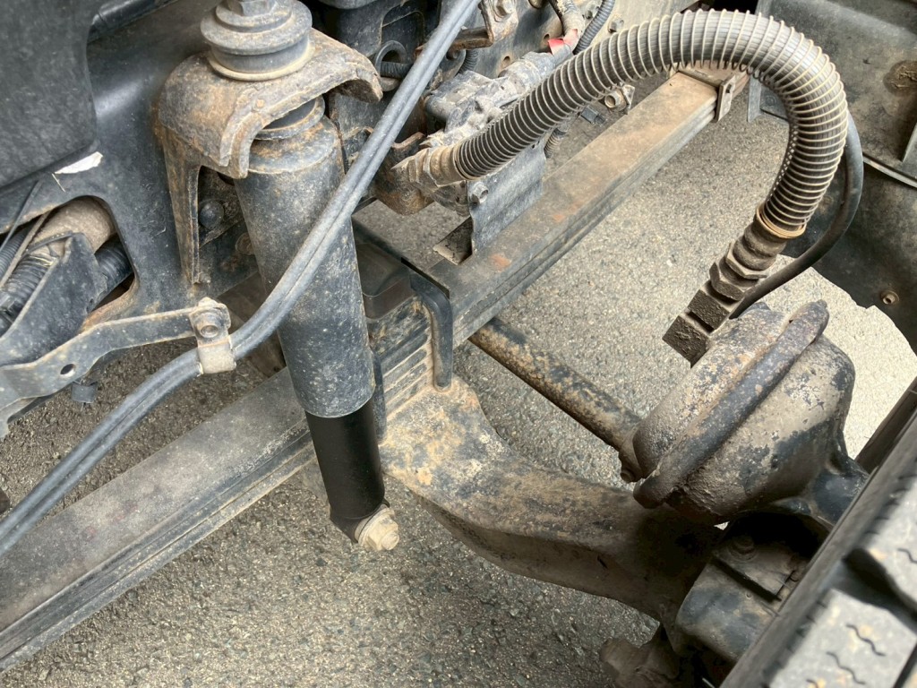 下回りにサビがあります。|いすゞ ギガ 2PG-CYZ77CMの写真40