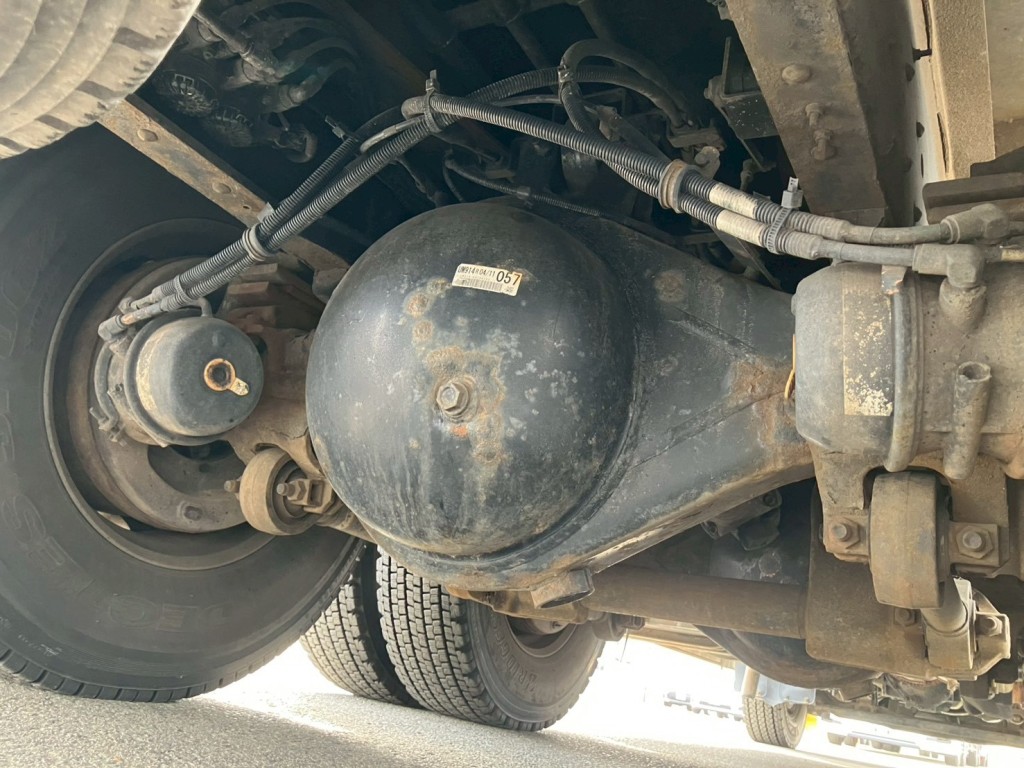 デフ周りにサビがあります。|いすゞ ギガ 2PG-CYZ77CMの写真43