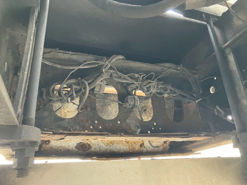 リア№1クロスメンバーに腐食があります。|いすゞ ギガ 2PG-CYZ77CMの写真44
