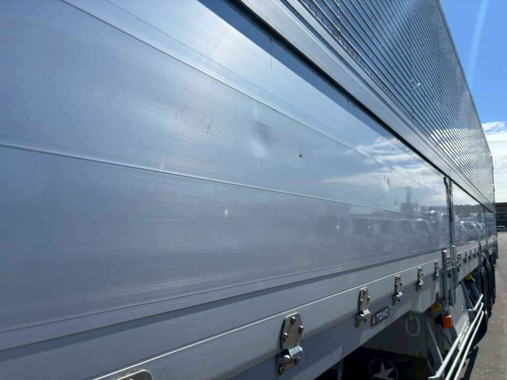 助手席側アオリにヘコミ傷あります。|東邦  TF36H2C3改の写真18