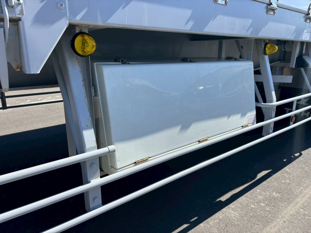 助手席側に工具箱が付いています。|東邦  TF36H2C3改の写真25