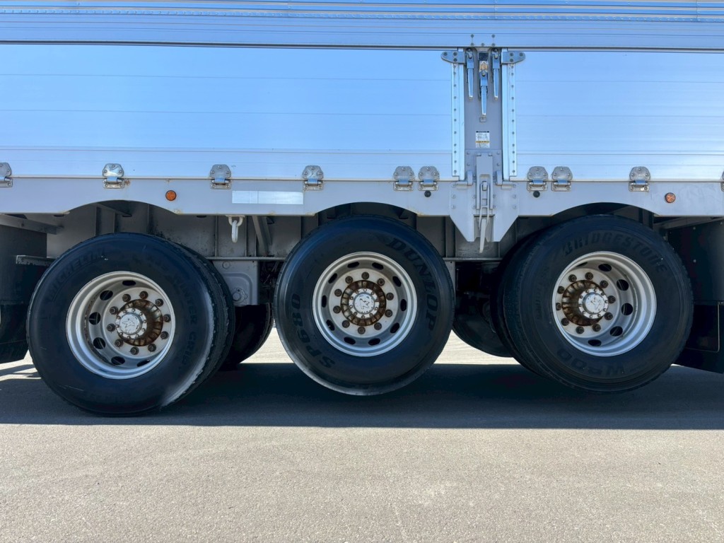 リフトアクスル機能付きです。(前2軸がリフトアップします)|東邦  TF36H2C3改の写真32