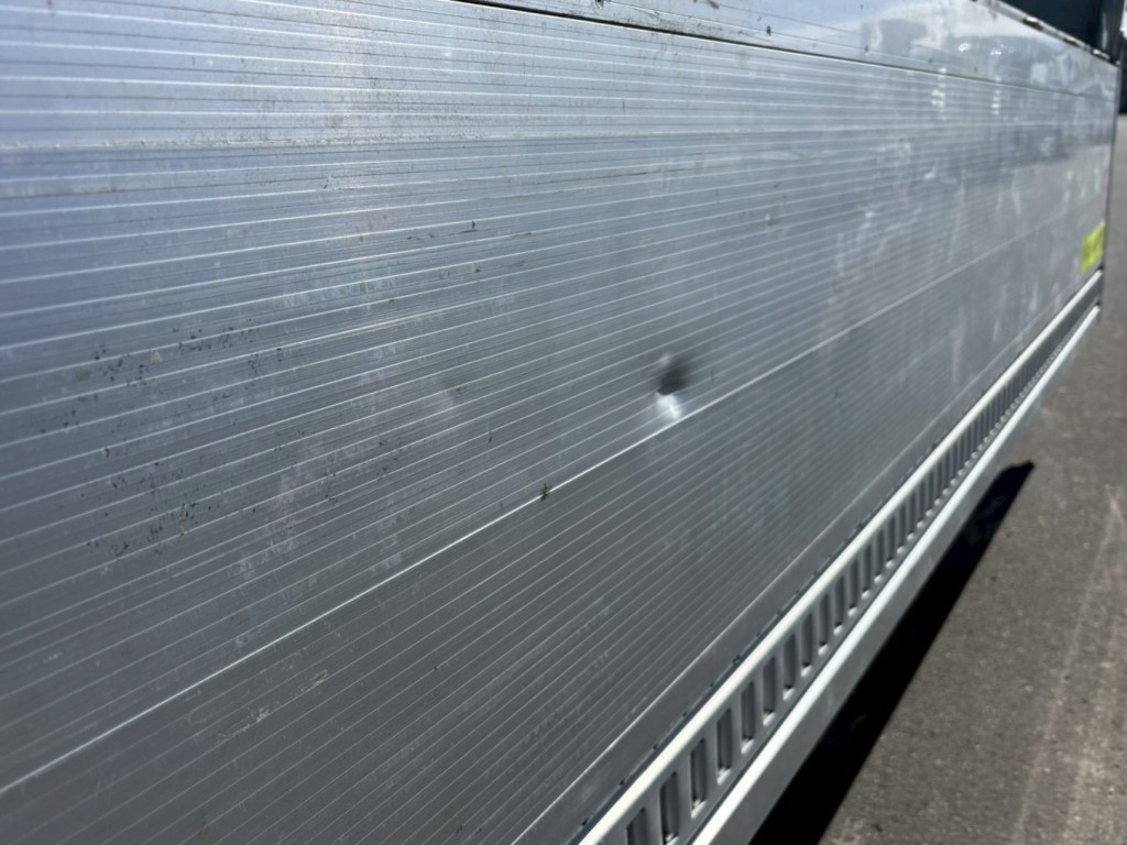 助手席側アオリ内側にヘコミ傷あります。|東邦  TF36H2C3改の写真34