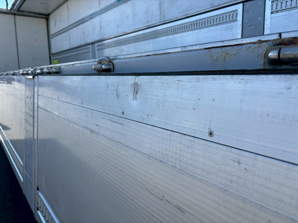 運転席側アオリ内側にヘコミ傷あります。|東邦  TF36H2C3改の写真36