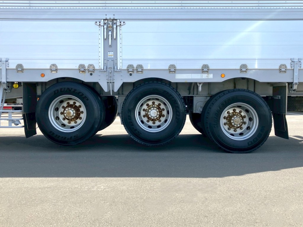 リフトアクスル機能付きです。(前2軸がリフトアップします)|東邦  TF36H2C3改の写真25