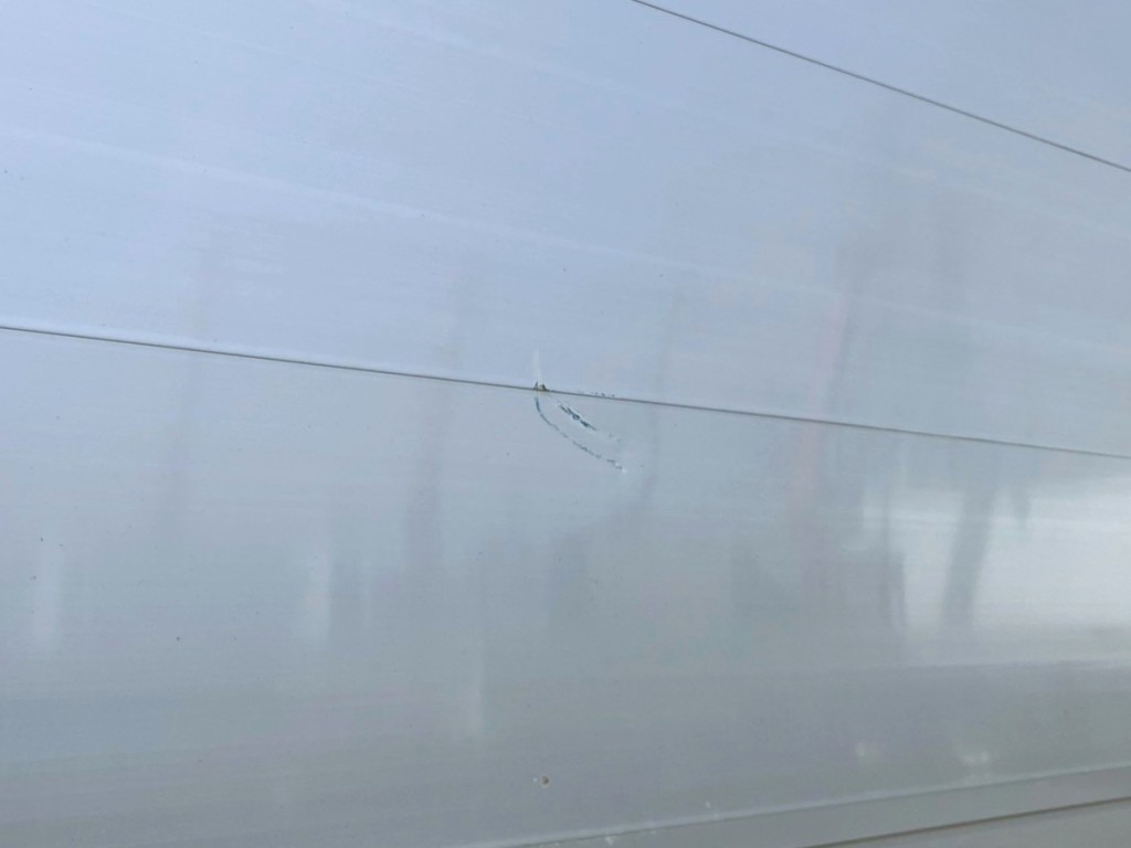 あおり外側にヘコミキズがあります。|東邦  TF36H2C3改の写真28