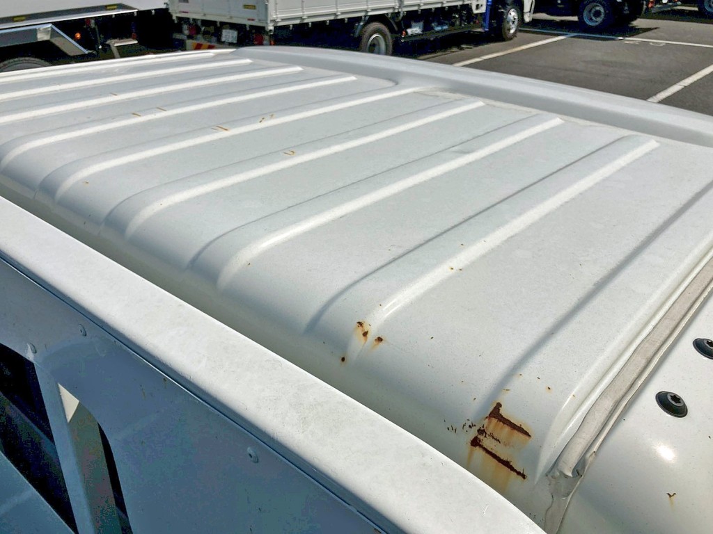 ルーフ後方運転席側にキズ・サビがあります。|トヨタ カゼット 2RG-XZC605(2WD)の写真19