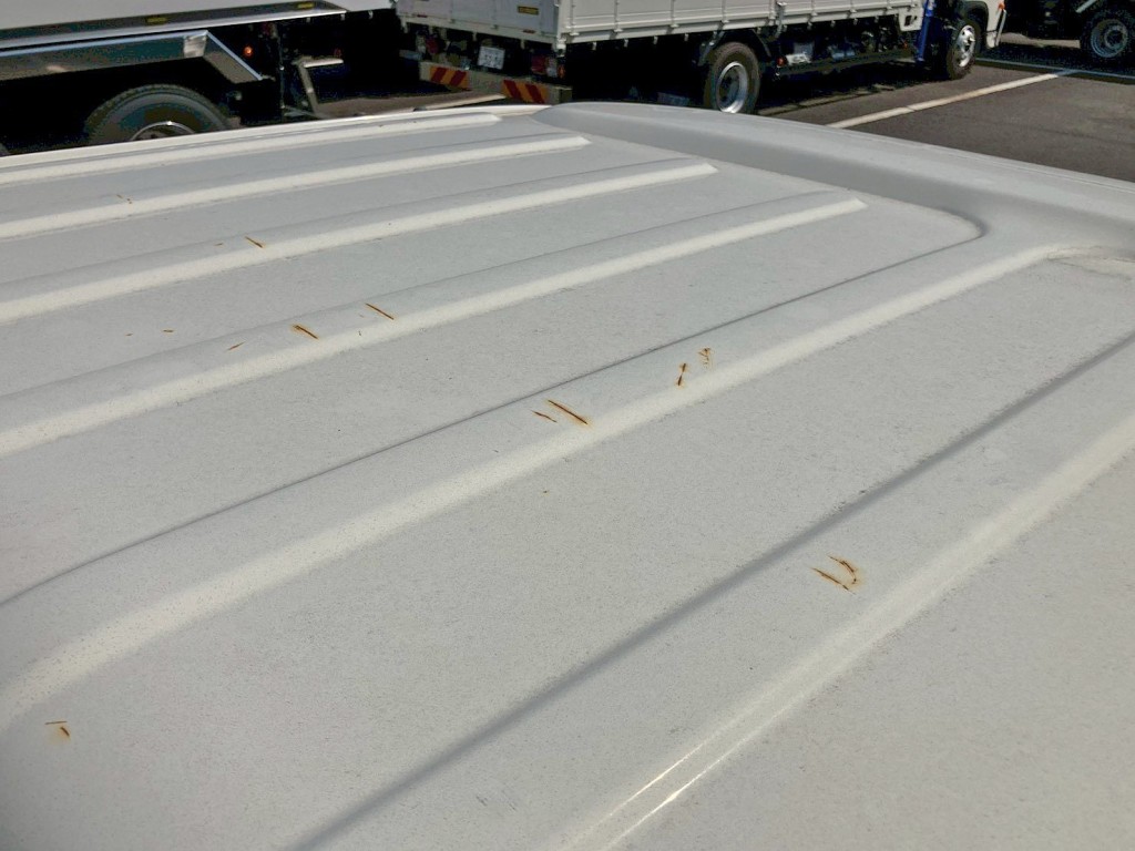 ルーフ中央部にキズ・サビがあります。|トヨタ カゼット 2RG-XZC605(2WD)の写真20