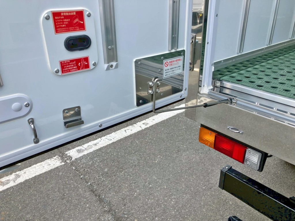 三菱 キャンター 2RG-FBAV0(2WD)の写真29