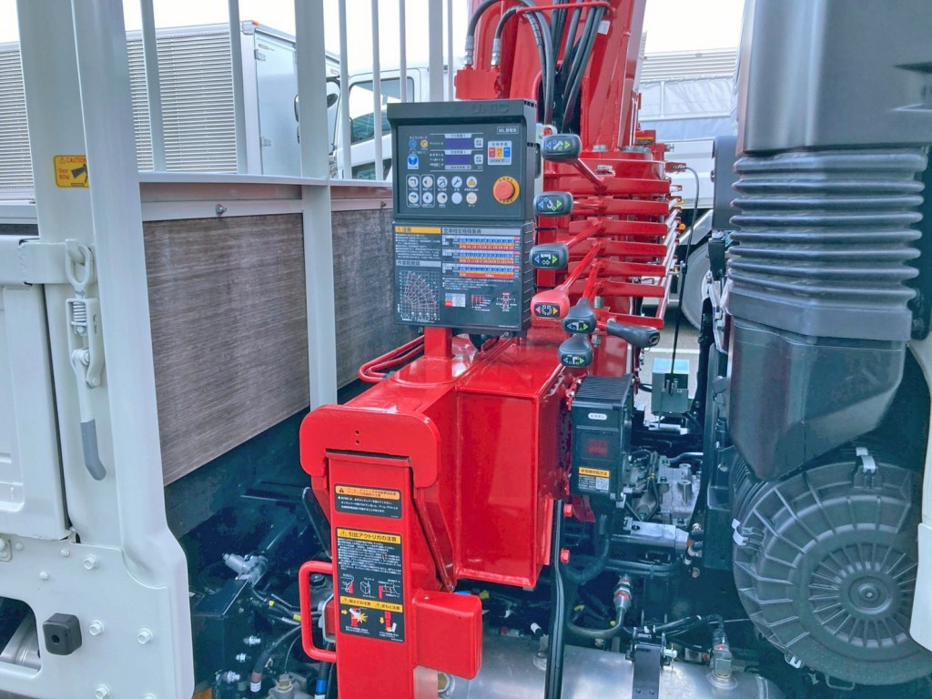 アウトリガーは差し違い式です。|日野 レンジャー 2KG-FE2ACAの写真12