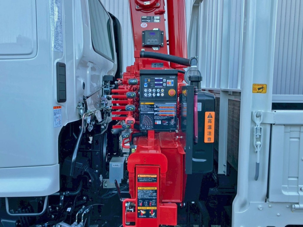 クレーンの操作レバーです。|日野 レンジャー 2KG-FE2ACAの写真13