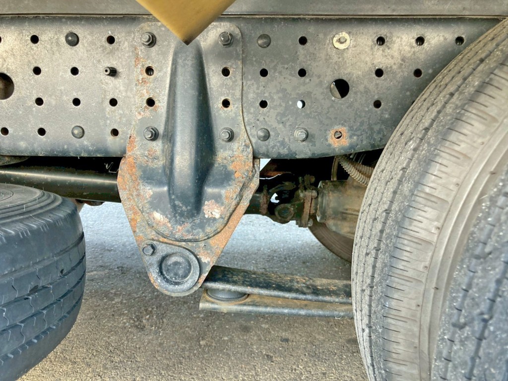 リーフサスです。|三菱 キャンター TPG-FBA20(2WD)の写真5