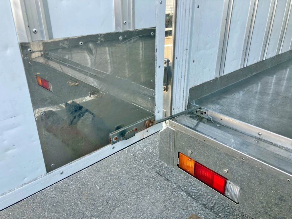 助手席側ストッパーの状態です。|三菱 キャンター TPG-FBA20(2WD)の写真11