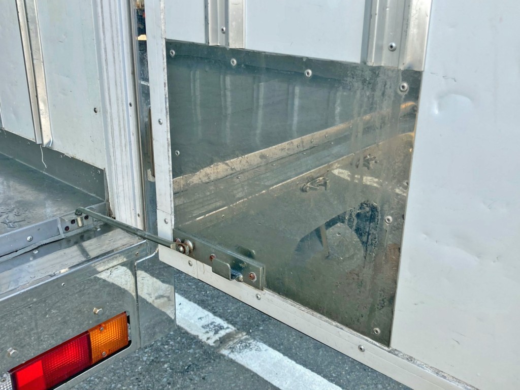 運転席側ストッパーの状態です。|三菱 キャンター TPG-FBA20(2WD)の写真12