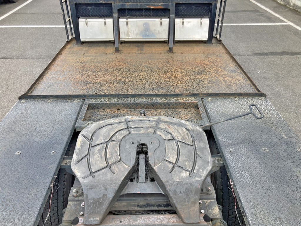 踊り場の状態です。|日野 プロフィア 2DG-SS1EKHAの写真10