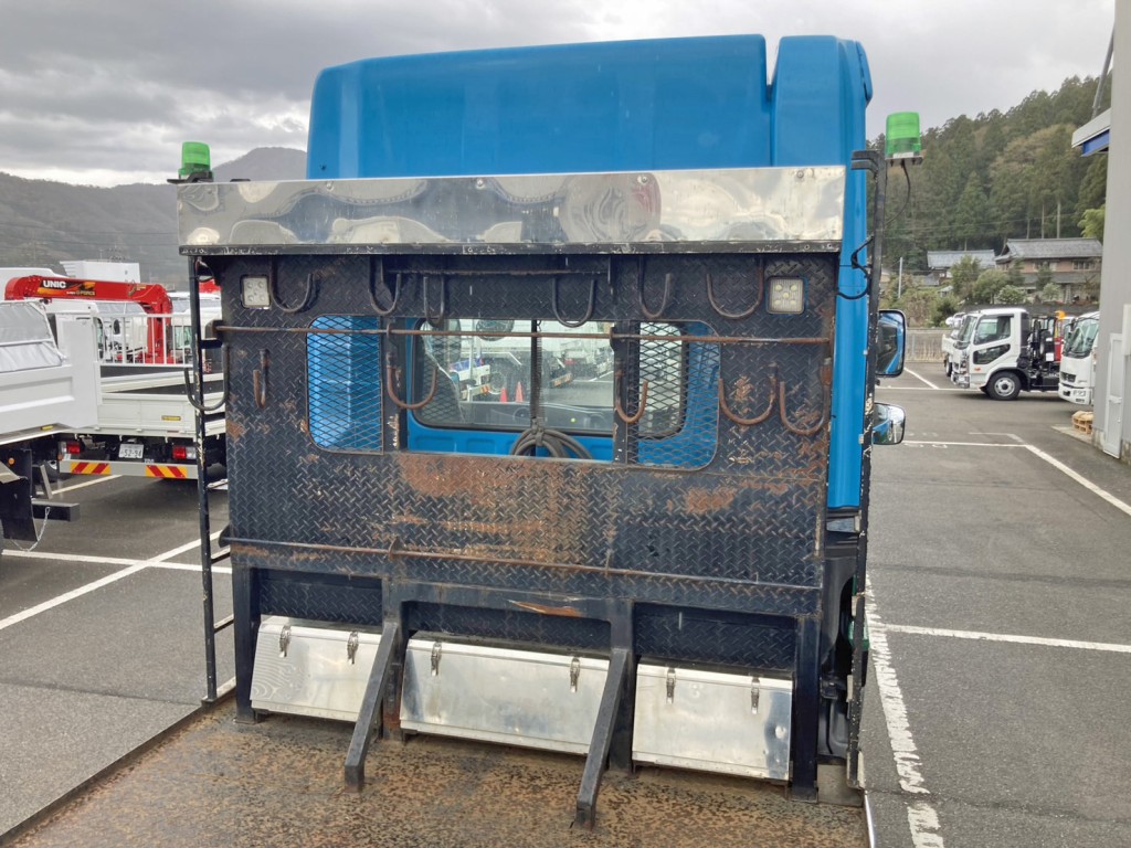 つい立付きです。(下部にステンレス製の工具箱が3つ付いています。)|日野 プロフィア 2DG-SS1EKHAの写真11