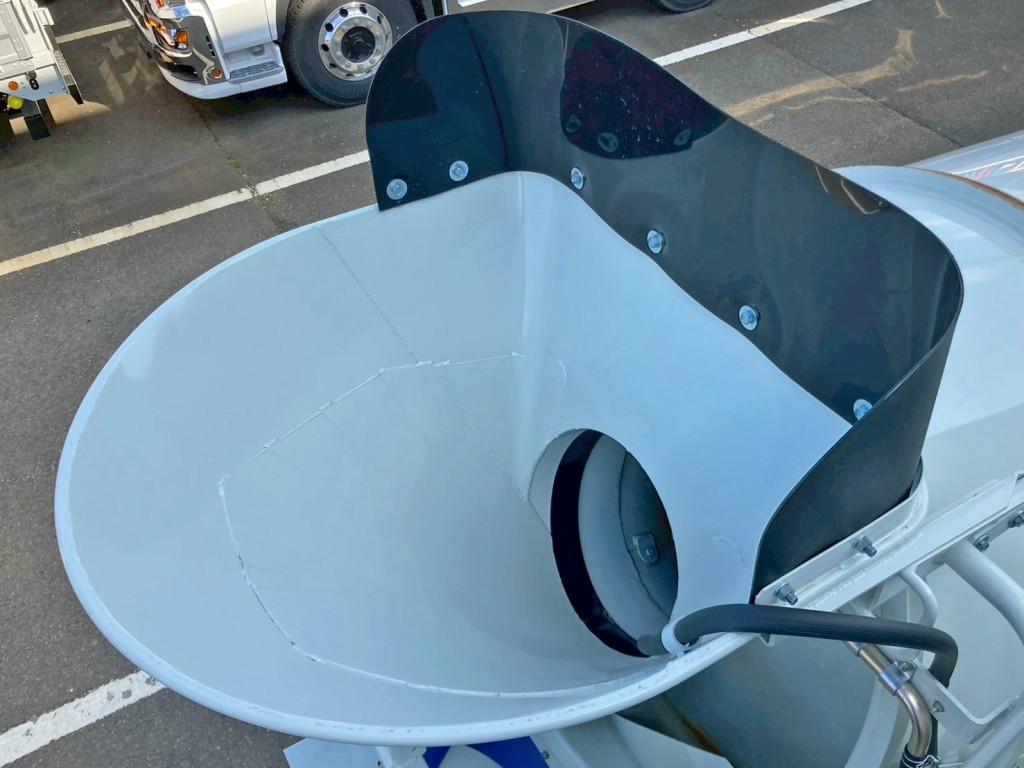 投入口の状態です。|いすゞ フォワード 2PG-FRR90S4(2WD)の写真8