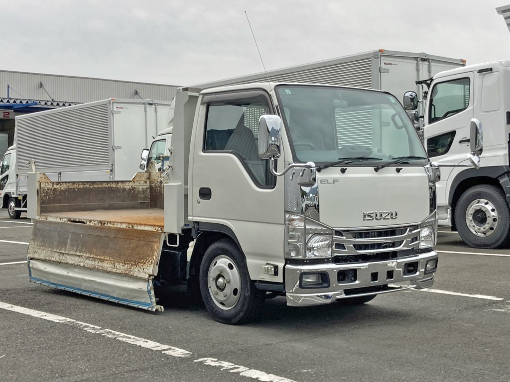 アオリを開いた状態です。|いすゞ エルフ 2RG-NKR88AD(2WD)の写真2