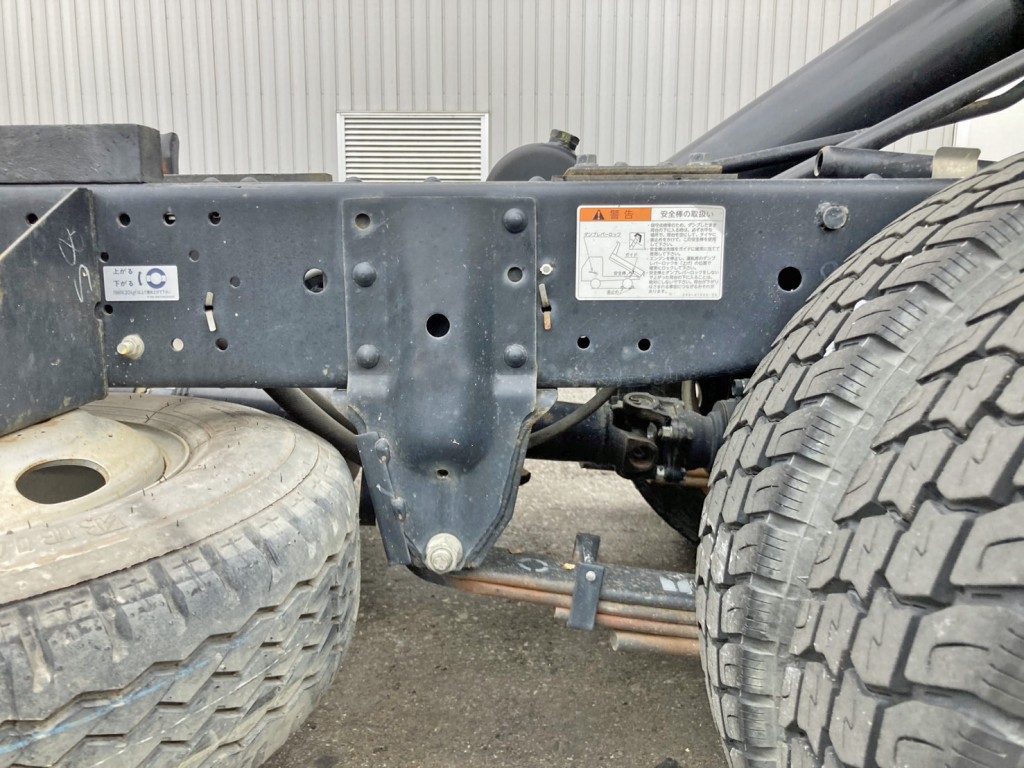 リーフサスです。|いすゞ エルフ 2RG-NKR88AD(2WD)の写真5