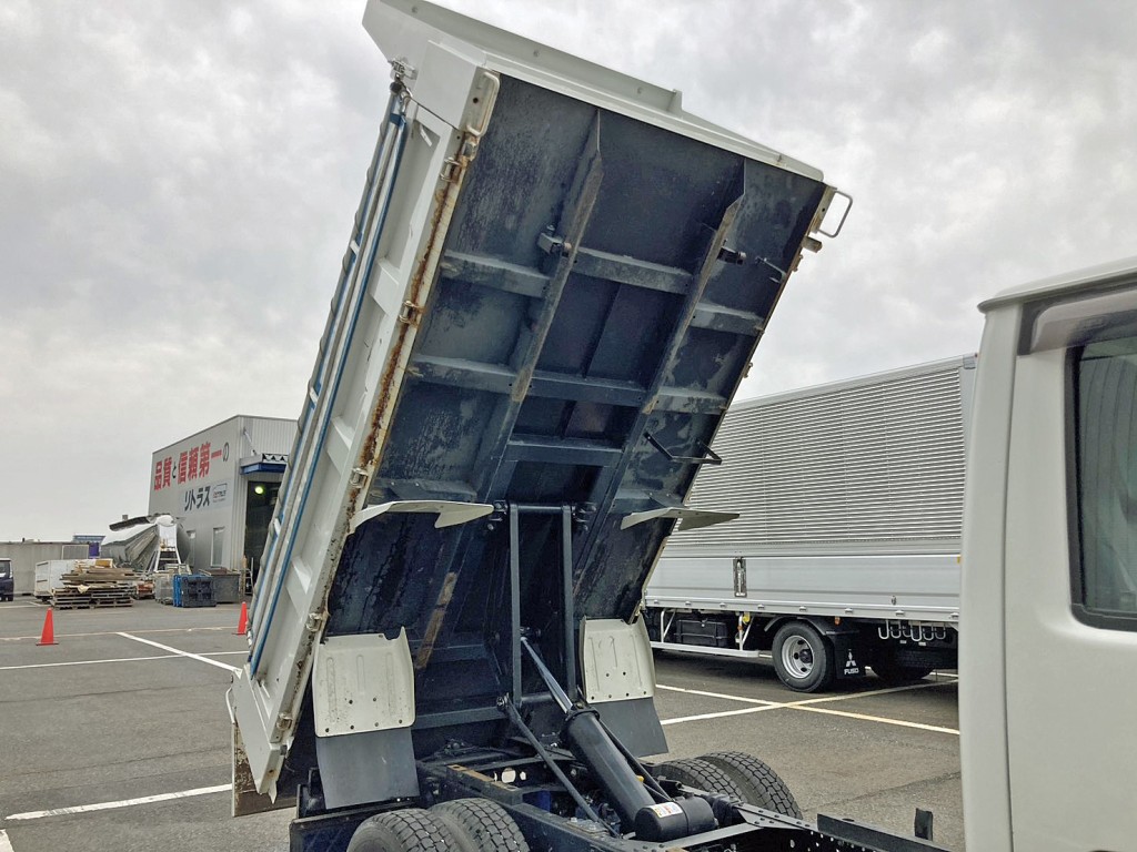 いすゞ エルフ 2RG-NKR88AD(2WD)の写真13