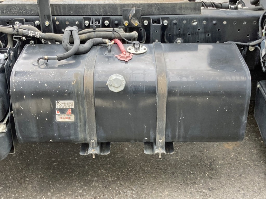 燃料タンクは60Lです。|いすゞ エルフ 2RG-NKR88AD(2WD)の写真25