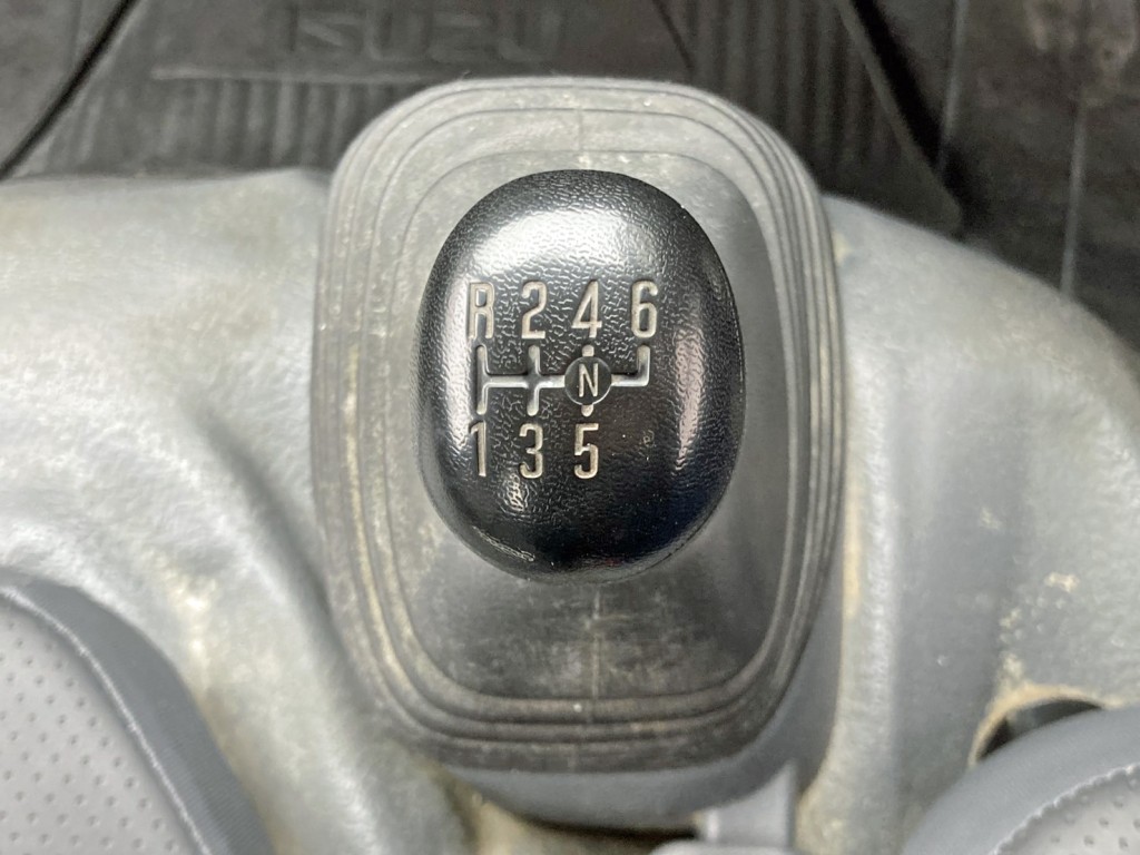 いすゞ エルフ 2RG-NKR88AD(2WD)の写真26