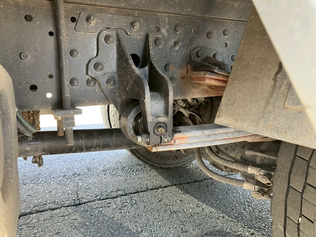 リーフサスです。|三菱 ファイター 2KG-FK62F(2WD)の写真5