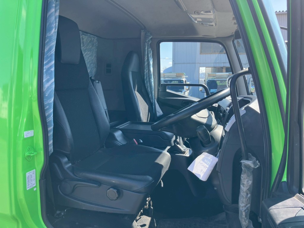 三菱 ファイター 2KG-FK62F(2WD)の写真7