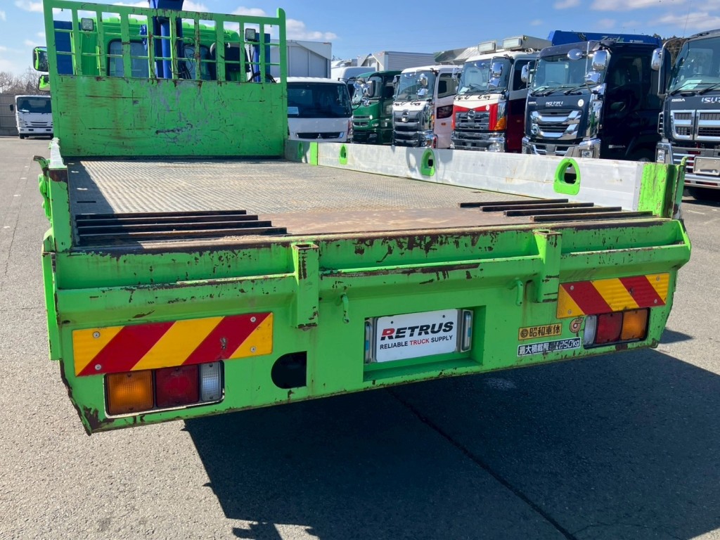 歩み掛け・化粧板にキズ・サビがあります。|三菱 ファイター 2KG-FK62F(2WD)の写真15