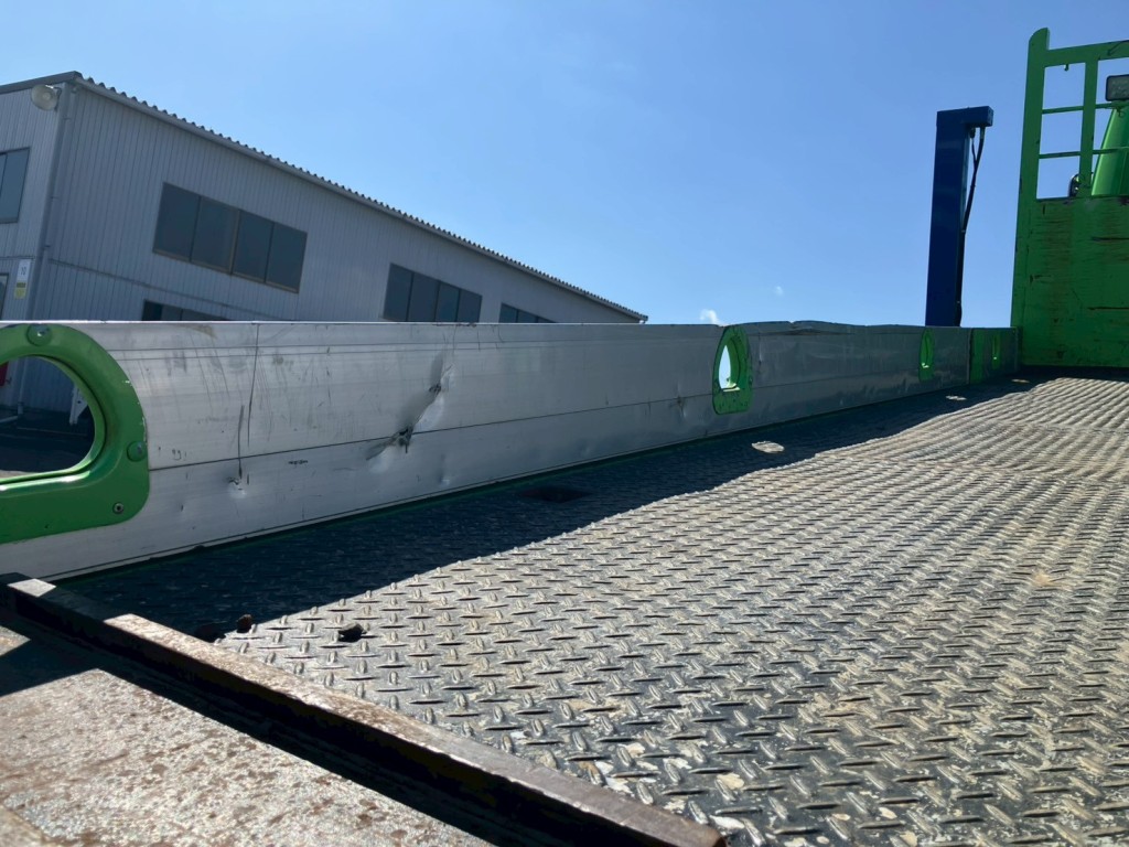 助手席側アオリ内側にキズ・ヘコミがあります。|三菱 ファイター 2KG-FK62F(2WD)の写真18