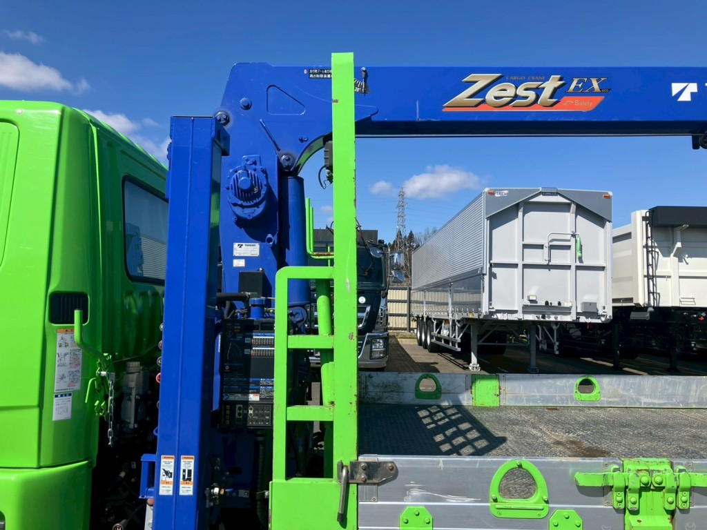 助手席側プロテクターに曲がりがあります。|三菱 ファイター 2KG-FK62F(2WD)の写真28