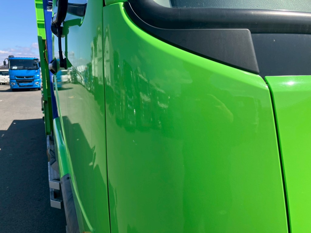 運転席側コーナーパネルにキズがあります。|三菱 ファイター 2KG-FK62F(2WD)の写真33