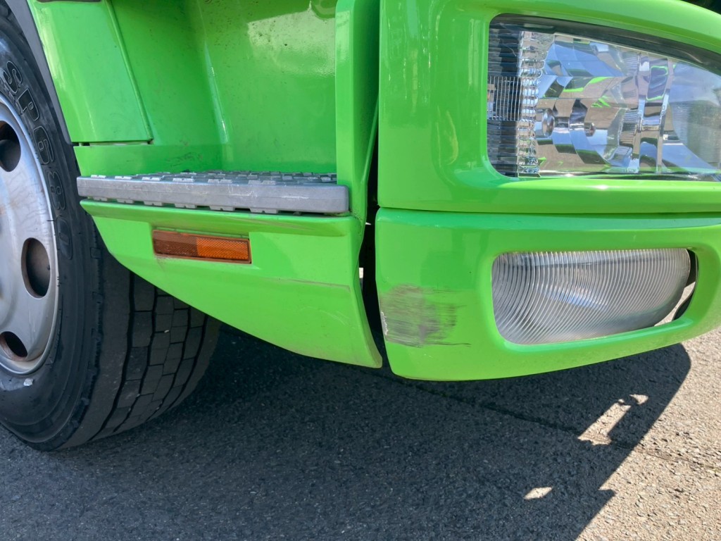 運転席側フロントバンパーにキズ・ヘコミがあります。|三菱 ファイター 2KG-FK62F(2WD)の写真34