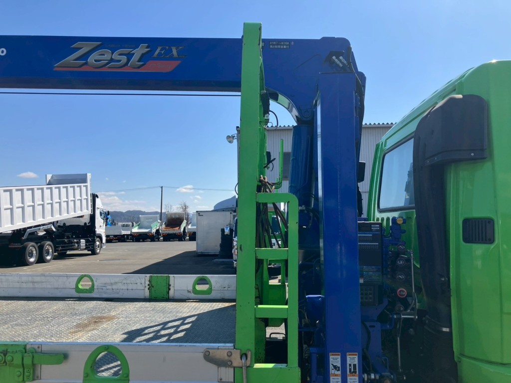 運転席側プロテクターに曲がりがあります。|三菱 ファイター 2KG-FK62F(2WD)の写真36