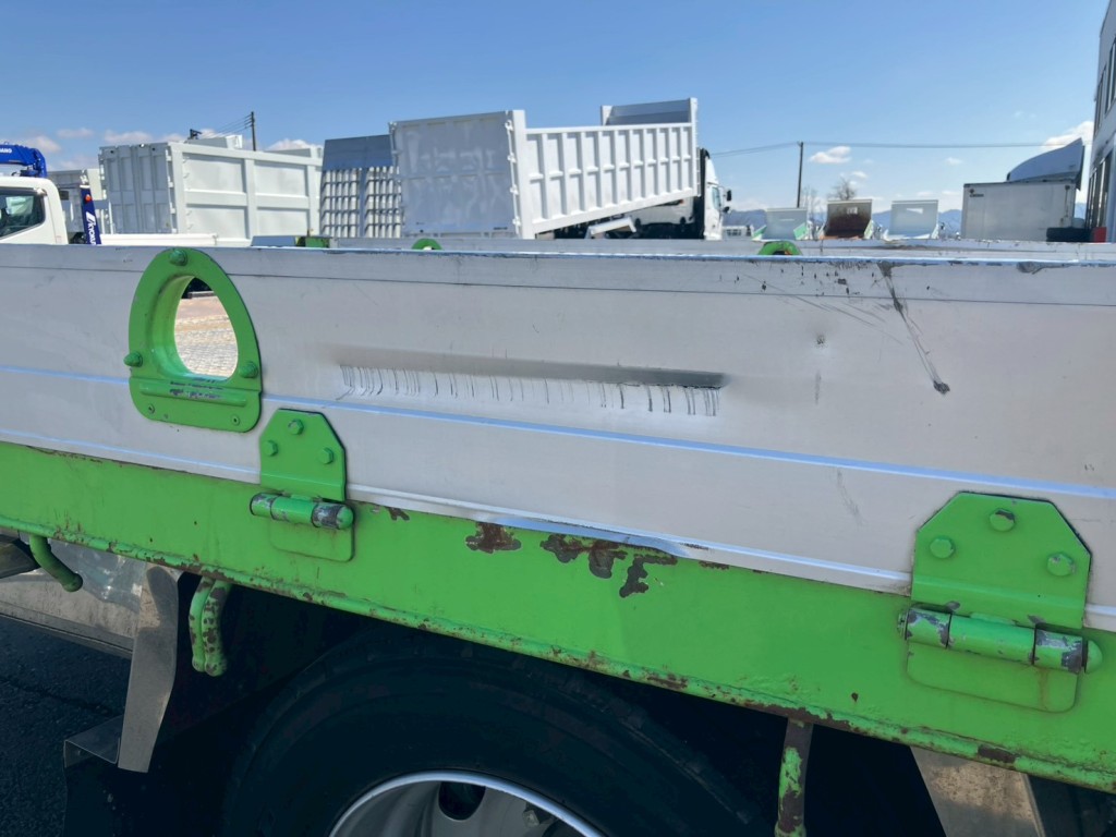 運転席側アオリにキズ・ヘコミがあります。|三菱 ファイター 2KG-FK62F(2WD)の写真38