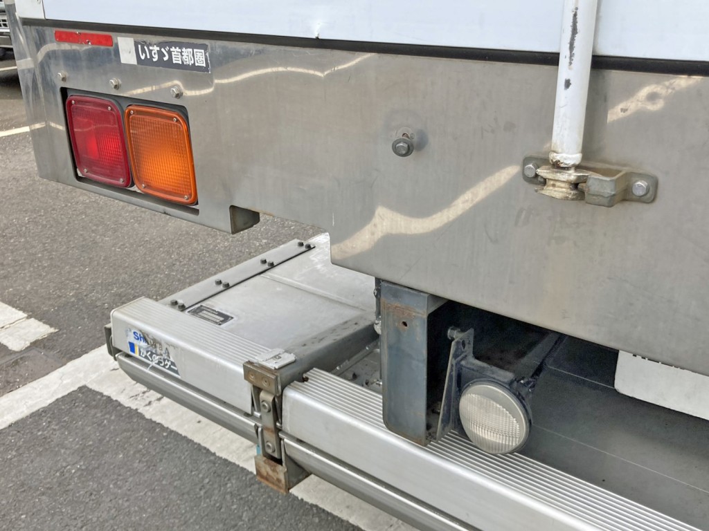 リヤレール助手席側 及び 助手席側メインフレーム後方の当たりゴムが欠品しています。|いすゞ フォワード 2PG-FTR90V2の写真26