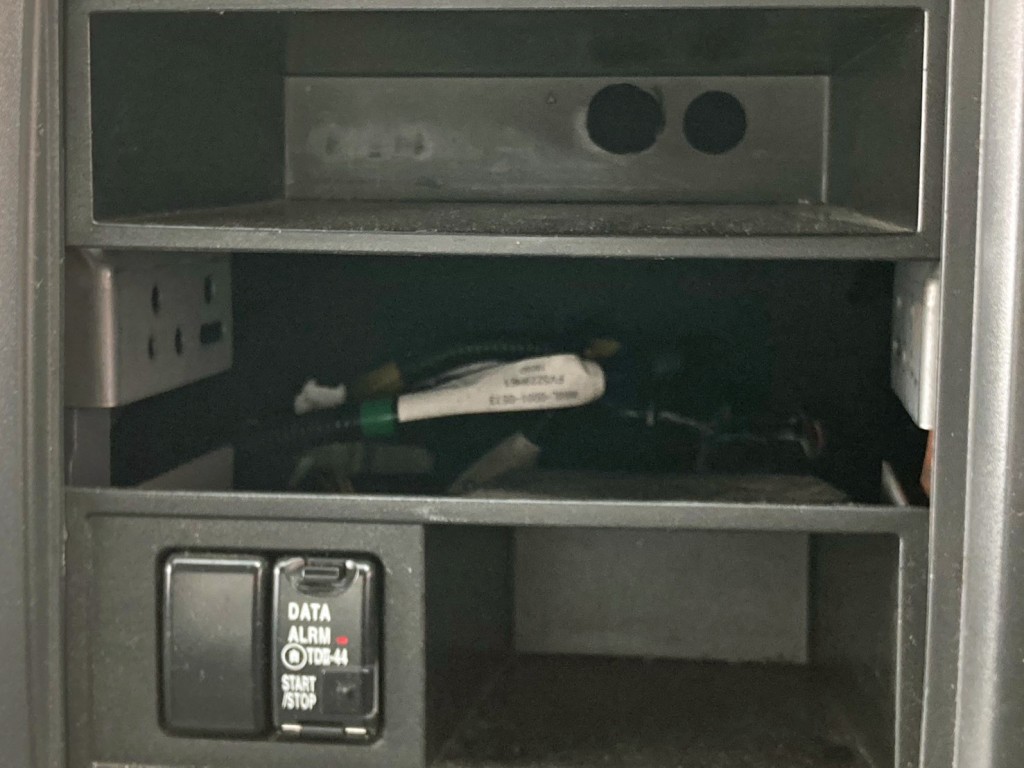 コンソールボックスが欠品しています。|いすゞ フォワード 2PG-FTR90V2の写真44