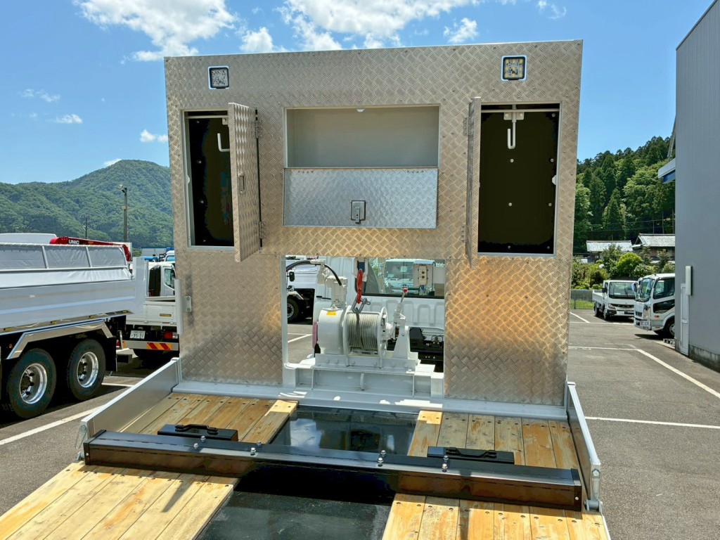 プロテクターにレバーブロック掛け付きの物入れが付いています。|三菱 スーパーグレート 2PG-FY80VYの写真10