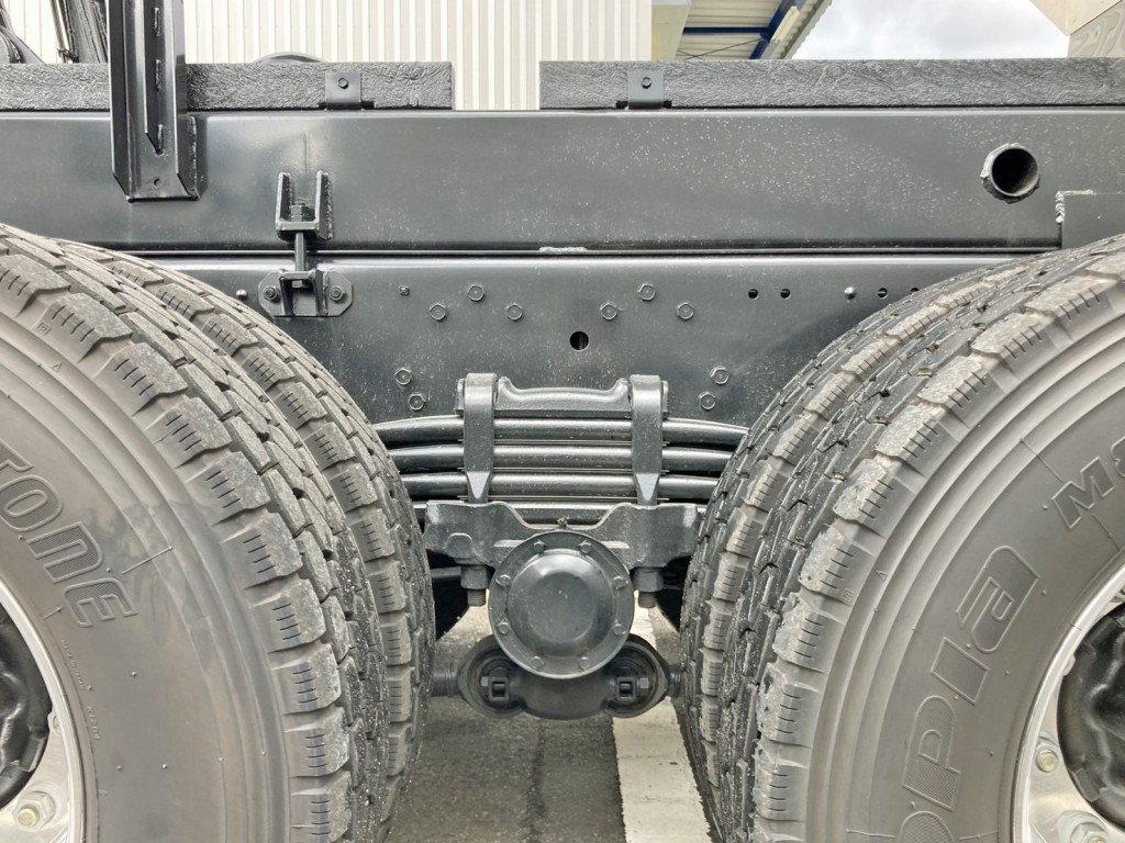 リーフサスです。|三菱 スーパーグレート 2PG-FV80VZの写真5