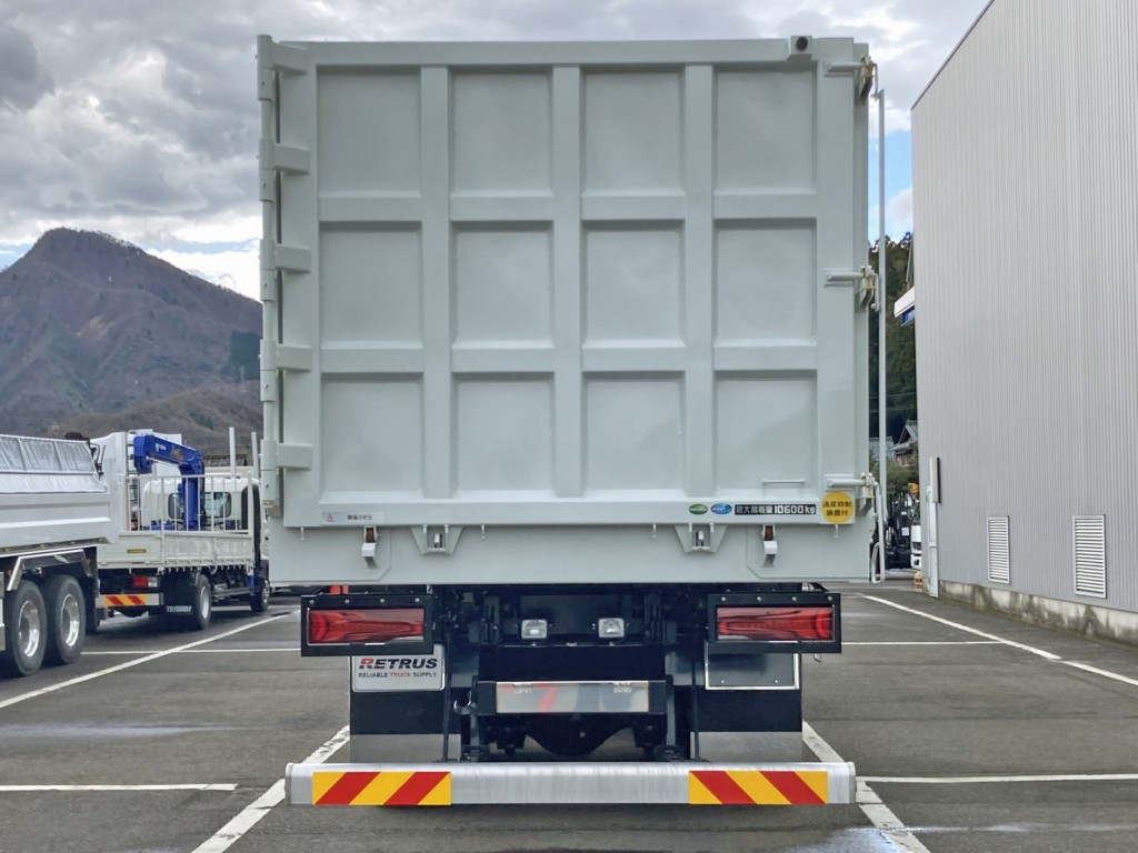 リヤ周りの状態です。|三菱 スーパーグレート 2PG-FV80VZの写真17