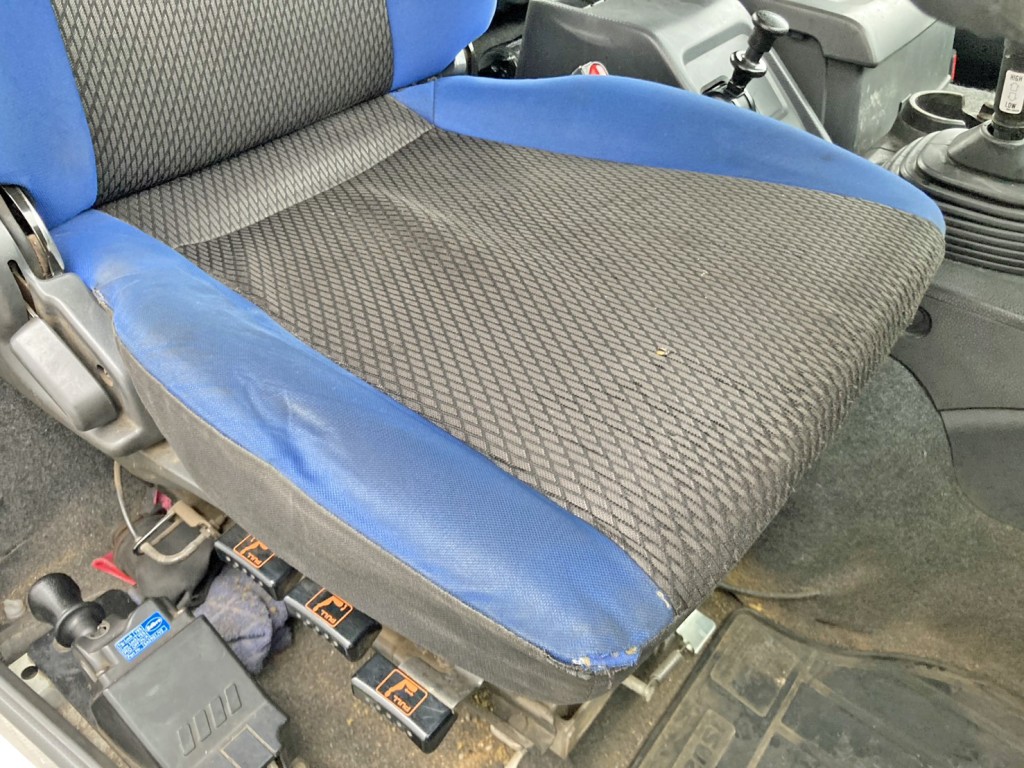 いすゞ ギガ QKG-EXZ52BJの写真11