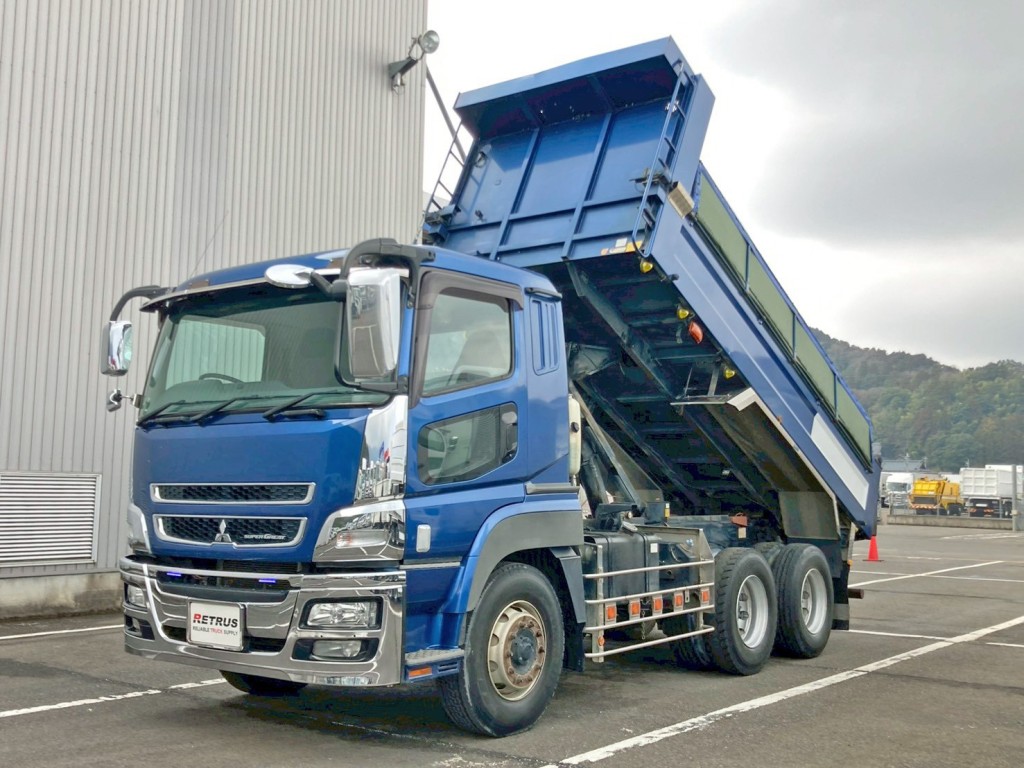 フロント周り、メッキパーツで飾っています。|三菱 スーパーグレート QKG-FV60VXの写真1