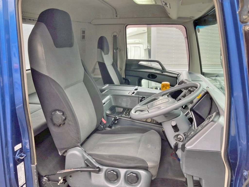 三菱 スーパーグレート QKG-FV60VXの写真7